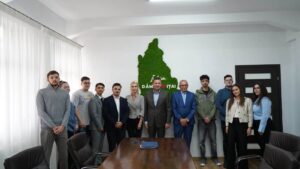 De la studiu la experiență practică: nouă tineri intră în programul de internship al CJD