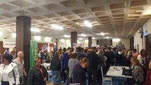 257 de persoane selectate în urma Bursei Locurilor de Muncă pentru Absolvenți, organizată la Târgoviște