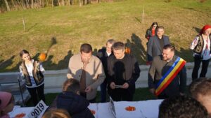 Festivalul Dovleacului de la Vulcana-Pandele, ajuns la ediția a XXIV-a. Plăcintă de 24 de metri, pregătită pentru participanți